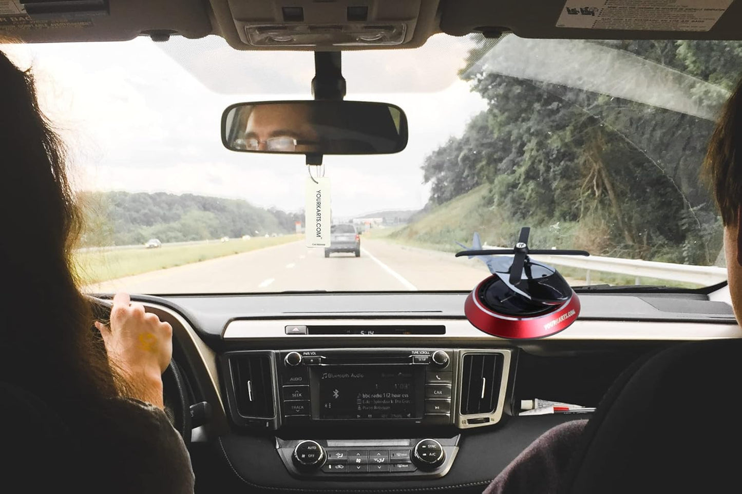 Elegant Solar-Powered Car Perfume Diffuser™